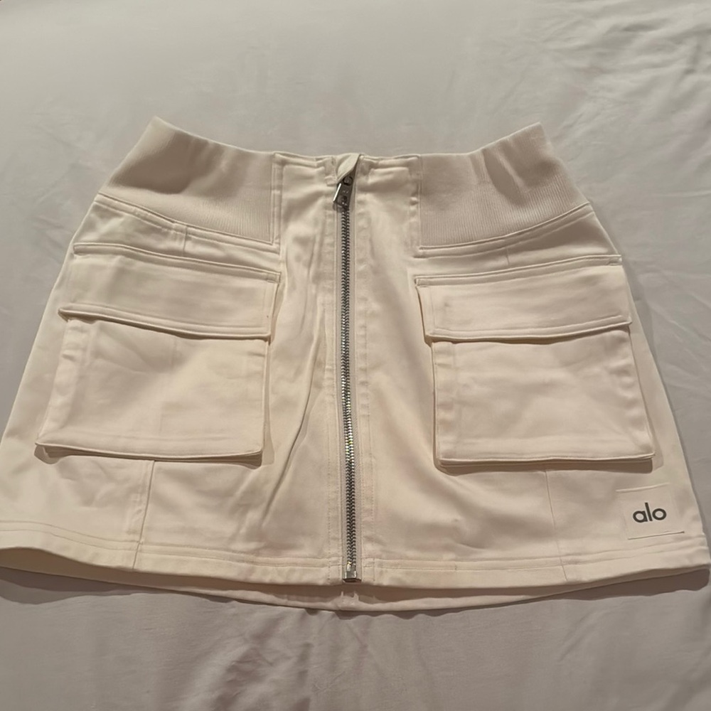 Alo Yoga Night Out Cargo Skirt